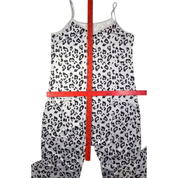 Jumpsuit Womens Medium Snow Leopard Print Pockets Soft Lightweight Lounge NEW - Picture 8 of 11
